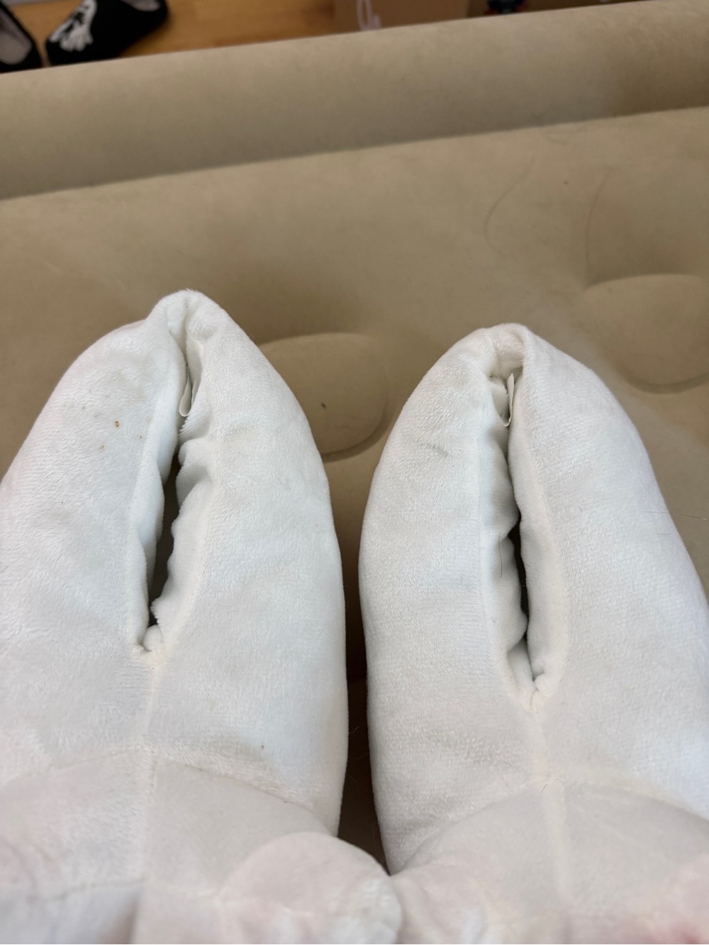 Hello Kitty slippers - Picture 2 of 5